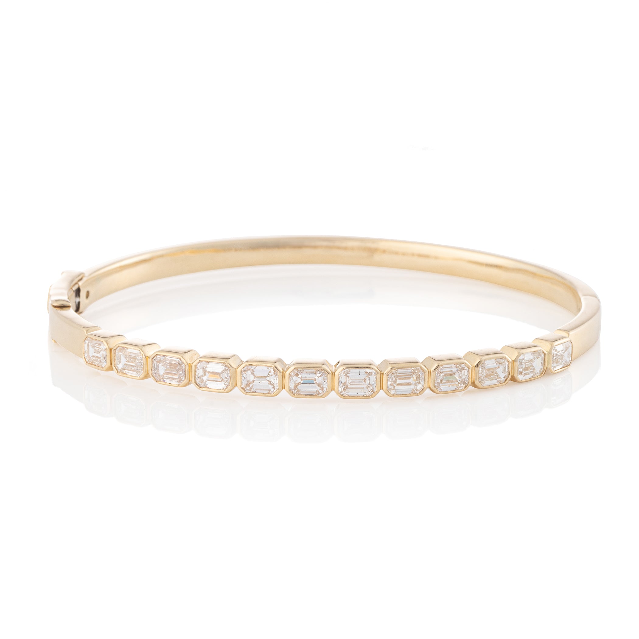 Noémie East West Asscher Cut Diamond Bangle